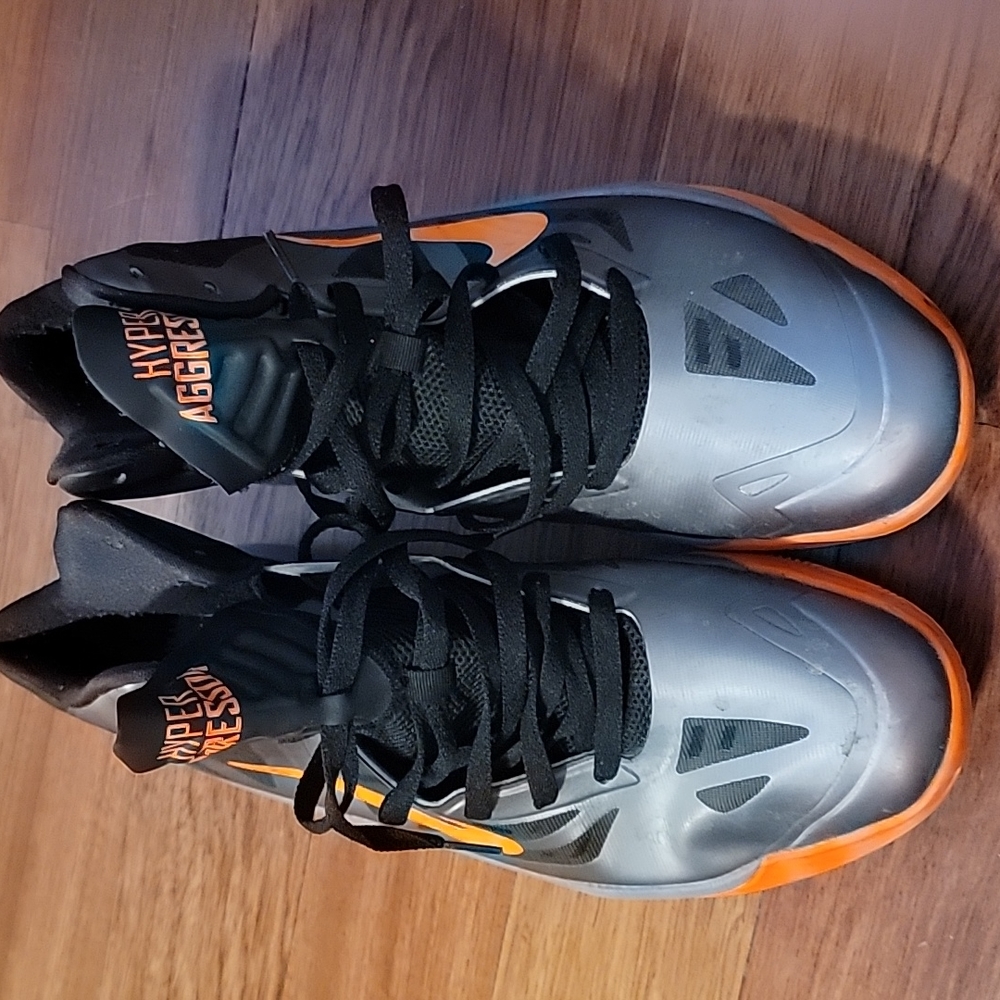 Nike Air Max Hyperaggresor Metallic Grey Gray Orange  524851-006 size 13